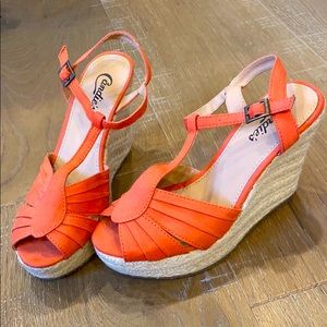 Candie’s bright coral platform wedges Size 7.5